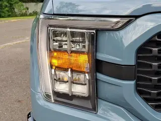 Ford F-150 2023 4x4 XLT 4dr SuperCrew con plataforma 5.5 ft. SB