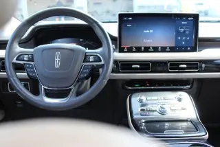 Lincoln Nautilus 2023 AWD Reserve 4dr SUV
