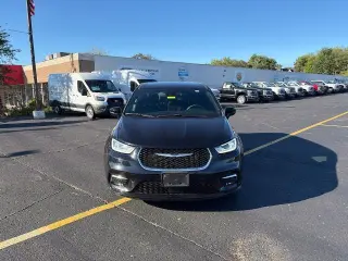 Chrysler Pacifica 2025 Select 4d Mini-Van