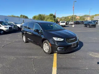 Chrysler Pacifica 2025 Select 4d Mini-Van