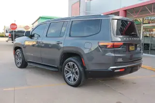 2022 Jeep Wagoneer
