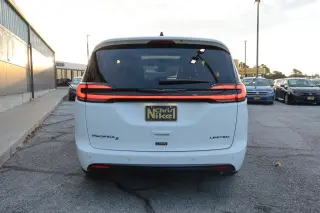 2025 Chrysler Pacifica