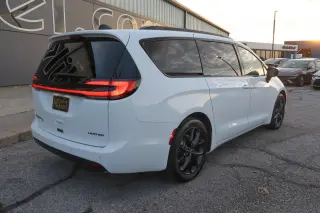 2025 Chrysler Pacifica