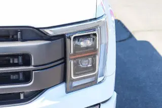 Ford F-150 2023 4x4 Lariat 4dr SuperCrew 5.5 ft. SB
