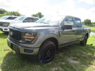 Ford F-150 2025 4x4 STX 4puertas SuperCrew 5.5 de patas. Tren motriz