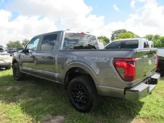 Ford F-150 2025 4x4 STX 4puertas SuperCrew 5.5 de patas. Tren motriz