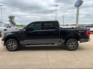 Ford F-150 2021 4x4 XLT 4dr SuperCrew con 5.5 pies de largo, SuperCab