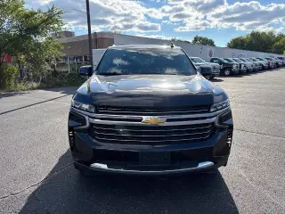 Chevrolet Suburban 2023 4x4 LT 4dr SUV