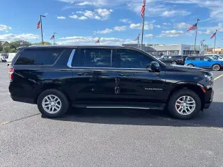 Chevrolet Suburban 2023 4x4 LT 4dr SUV