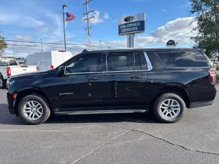 Chevrolet Suburban 2023 4x4 LT 4dr SUV