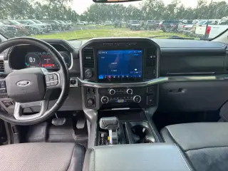 Ford F-150 2022 4x4 Lariat 4dr SuperCrew 5.5 ft. SB