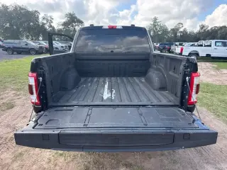 Ford F-150 2022 4x4 Lariat 4dr SuperCrew 5.5 ft. SB
