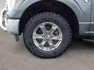 Ford F-150 2023 4x4 XLT 4 puertas SuperCrew 2 m SB
