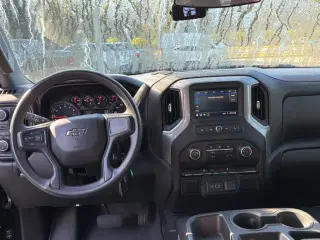 Chevrolet Silverado 1500 2021 4x4 Custom Trail Boss 4dr Crew Cab 5.8 ft. SB
