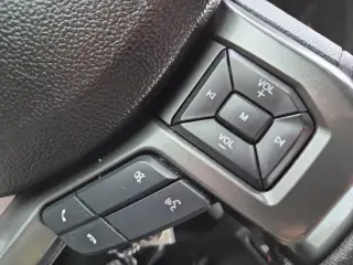 Ford F-150 2016 4x4 XLT 4dr SuperCrew 5.5 ft. SB