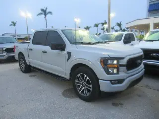 Ford F-150 2023 4x2 XL 4dr SuperCrew caja corta 5.5 pies