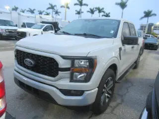 Ford F-150 2023 4x2 XL 4dr SuperCrew caja corta 5.5 pies