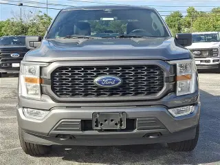 Ford F-150 2022 4x4 XL 4dr SuperCrew con cabina de 5.5 pies de largo