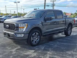 Ford F-150 2022 4x4 XL 4dr SuperCrew con cabina de 5.5 pies de largo
