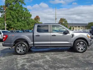 Ford F-150 2022 4x4 XL 4dr SuperCrew con cabina de 5.5 pies de largo