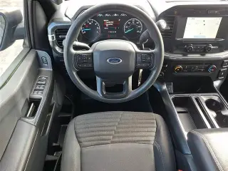 Ford F-150 2022 4x4 XL 4dr SuperCrew con cabina de 5.5 pies de largo