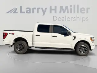 Ford F-150 2021 4x4 XL 4dr SuperCrew con cabina de 5.5 pies de largo.