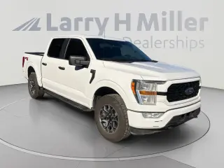 Ford F-150 2021 4x4 XL 4dr SuperCrew con cabina de 5.5 pies de largo.