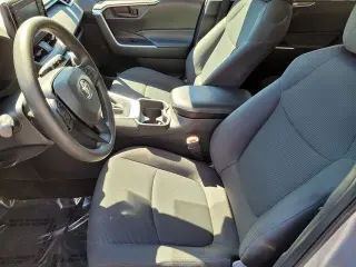 Toyota RAV4 2021 LE 4dr SUV