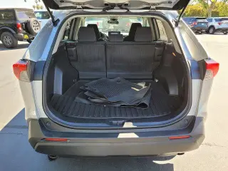 Toyota RAV4 2021 LE 4dr SUV