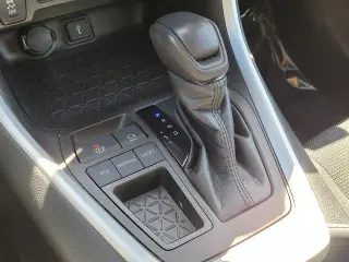 Toyota RAV4 2021 LE 4dr SUV