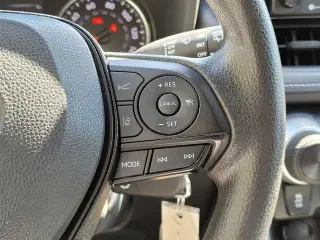 Toyota RAV4 2021 LE 4dr SUV