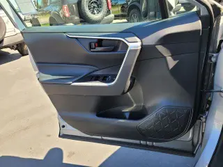 Toyota RAV4 2021 LE 4dr SUV