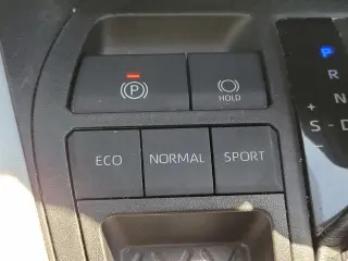 Toyota RAV4 2021 LE 4dr SUV