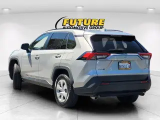 Toyota RAV4 2021 LE 4dr SUV