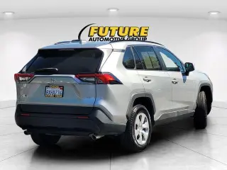 Toyota RAV4 2021 LE 4dr SUV