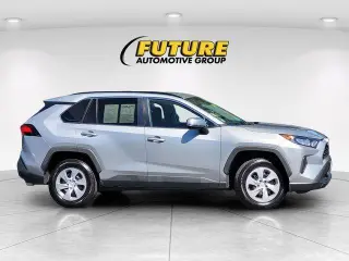 Toyota RAV4 2021 LE 4dr SUV