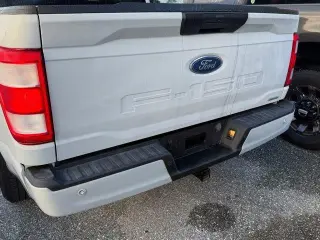 Ford F-150 2023 4x2 XL 4dr SuperCrew 5.5 ft. SB
