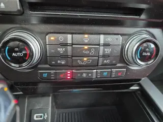 Ford F-150 2017 4x4 Lariat 4dr SuperCrew 5.5 ft. SB