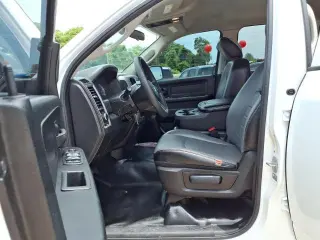 Ram 1500 Classic 2023 4x2 Tradesman 4dr Quad Cab 6.3 ft. SB Pickup