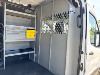 Ford E-Transit 2023 350 3dr SWB Techo Medio Furgón de Carga