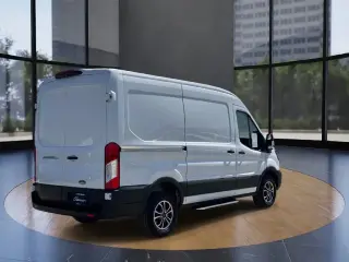 Ford E-Transit 2023 350 3dr SWB Techo Medio Furgón de Carga