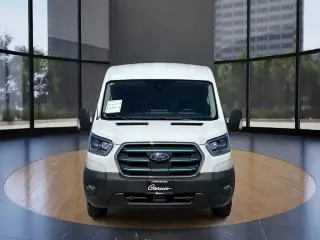 Ford E-Transit 2023 350 3dr SWB Techo Medio Furgón de Carga