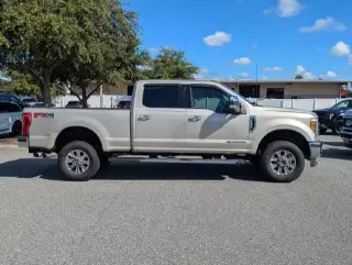 Ford F-350 Super Duty 2017 4x4 Lariat 4dr Crew Cab 6.8 ft. SB SRW Pickup
