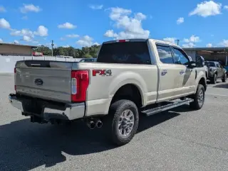 Ford F-350 Super Duty 2017 4x4 Lariat 4dr Crew Cab 6.8 ft. SB SRW Pickup