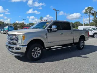 Ford F-350 Super Duty 2017 4x4 Lariat 4dr Crew Cab 6.8 ft. SB SRW Pickup