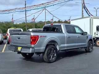 Ford F-150 2023 4x4 XLT 4dr SuperCrew con cabina de 5.5 m.