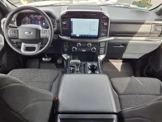 Ford F-150 2023 4x4 XLT 4dr SuperCrew con cabina de 5.5 m.