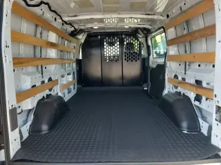 Ford Transit 2025 250 3pl BJR Techo Bajo Furgón de Carga