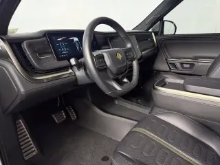 2023 Rivian R1S