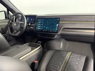 2023 Rivian R1S